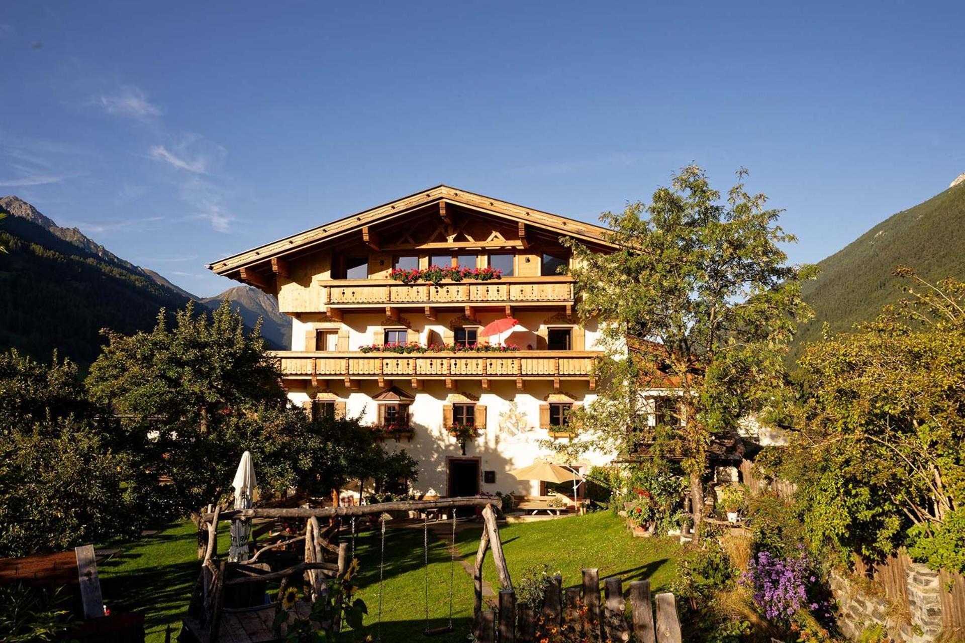 Nahe der Kreuzjochbahn: 7 Familienhotels im Stubailtal verglichen
